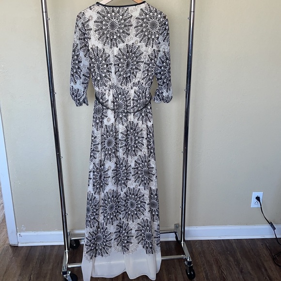 Printed long dress with belt - Picture 3 of 3